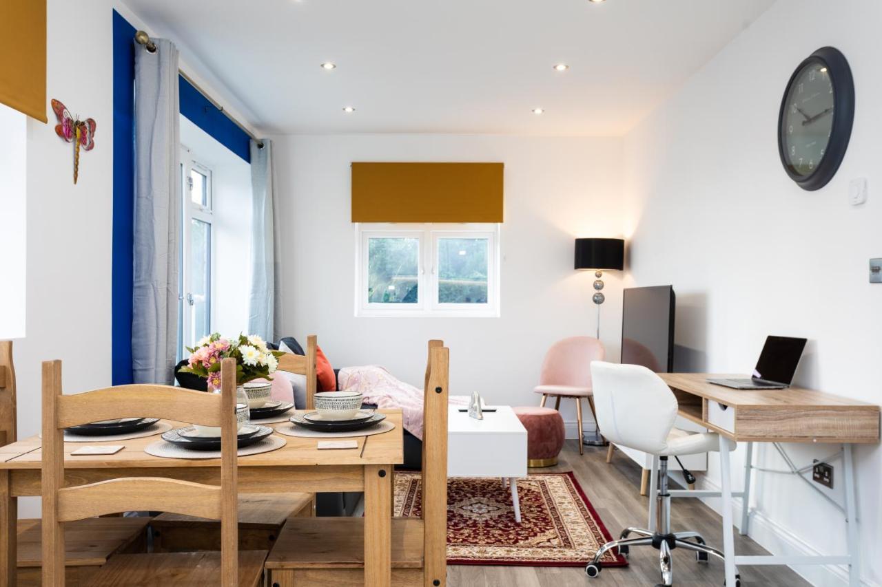 Hatfield Haven - Modern 2-Bed Retreat Near Uni, Business Park & City Center, Free Parking, Big Savings On Longer Stays Exterior photo