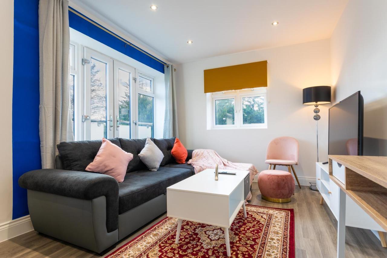 Hatfield Haven - Modern 2-Bed Retreat Near Uni, Business Park & City Center, Free Parking, Big Savings On Longer Stays Exterior photo